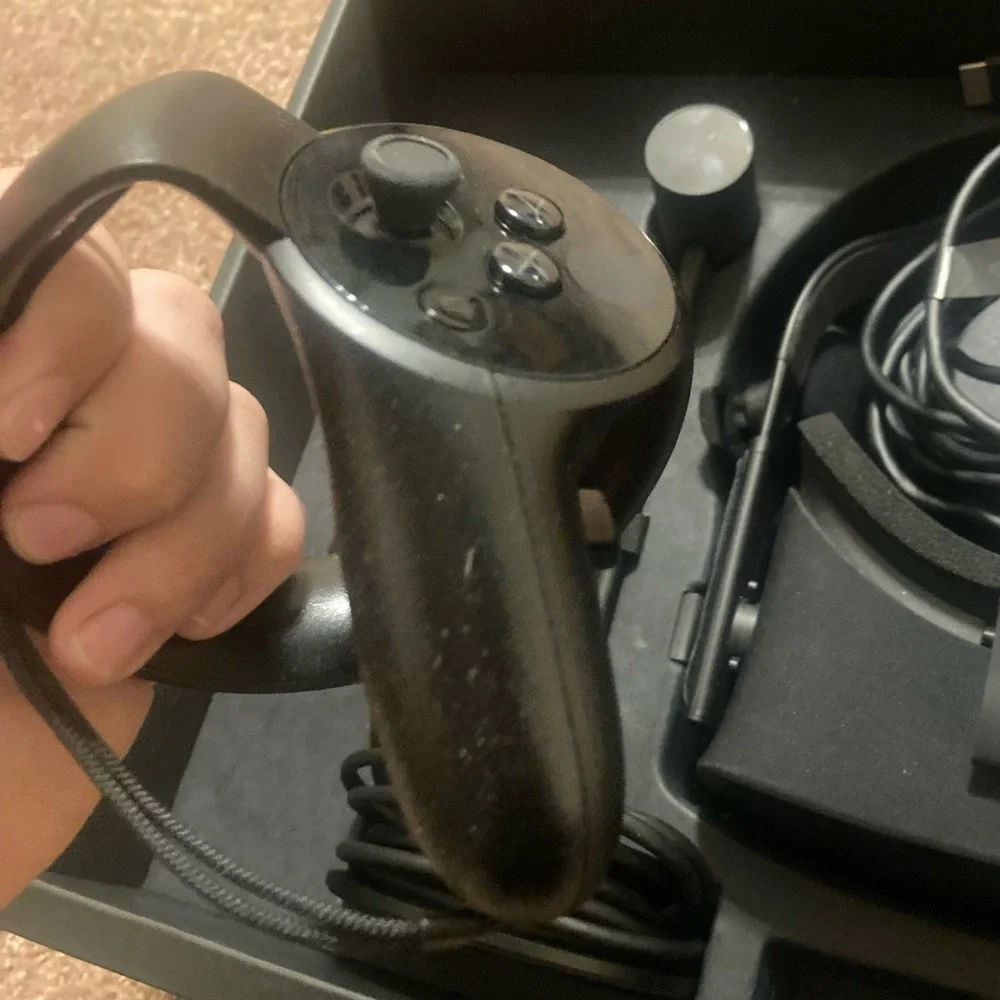 Oculus Vr rift color black: headpiece,controls, guardian stands